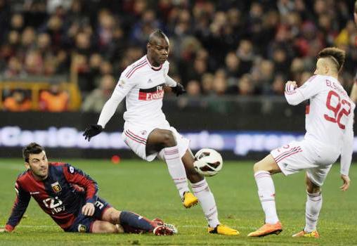 Genoa Didenda karena Sikap Rasis pada Balotelli